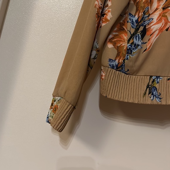 Jacket - Picture 4 of 13